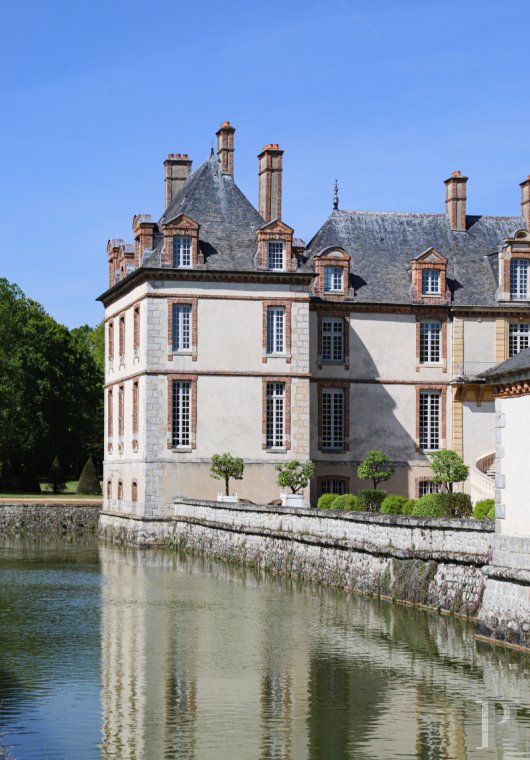 A 17th century family chateau in Seine-et-Marne, between Fontainebleau and Nemours - photo  n°3